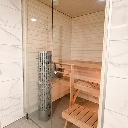 Lumi Glow Apartments * 로바니에미